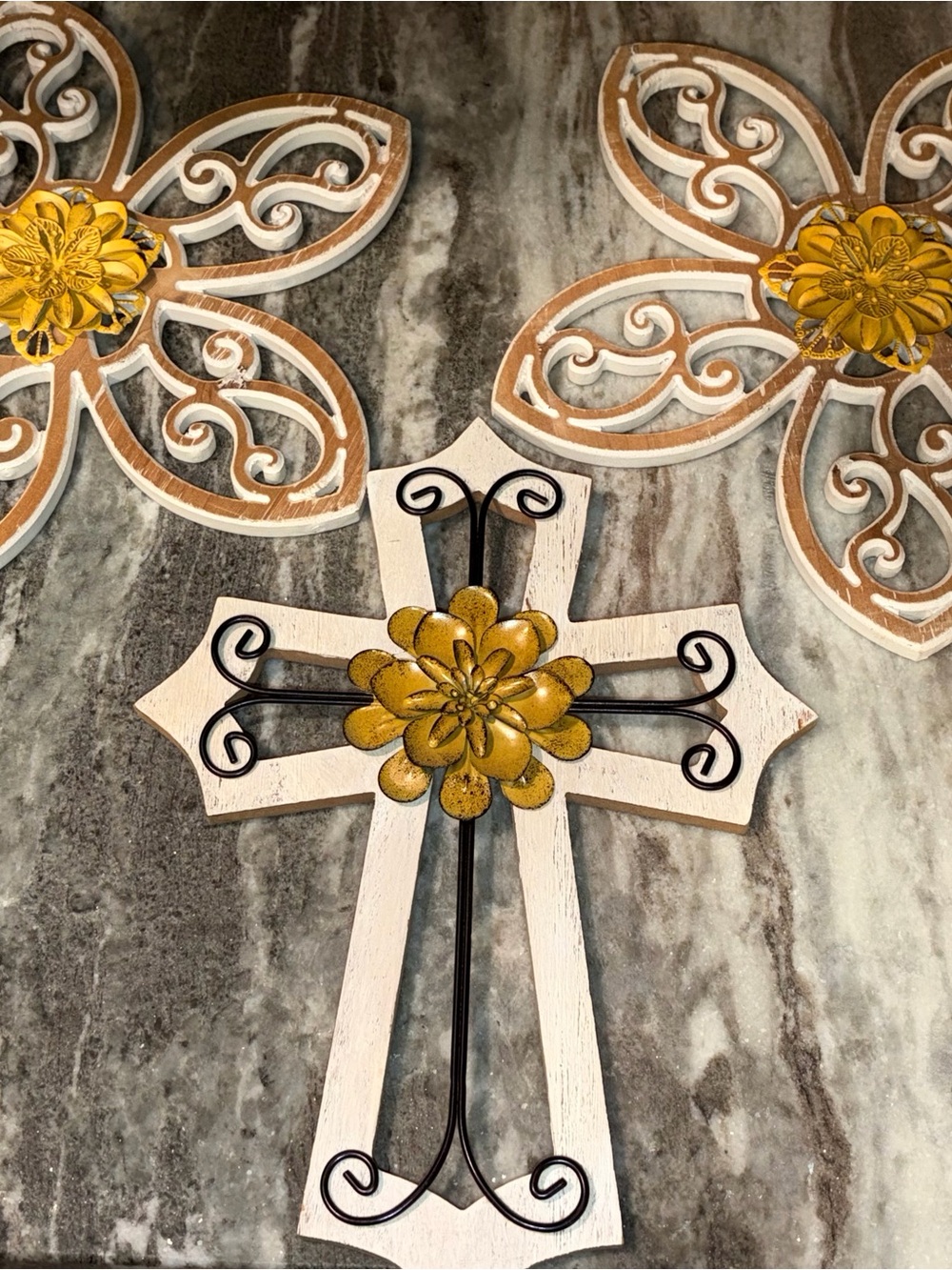 White and Gold Floral Cross and Floral AccentWall Decor - Decorative Home Accent